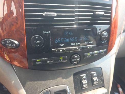 Used 2008 Toyota Sienna XLE Limited w/ XLE Limited Pkg 2 FWD image 13