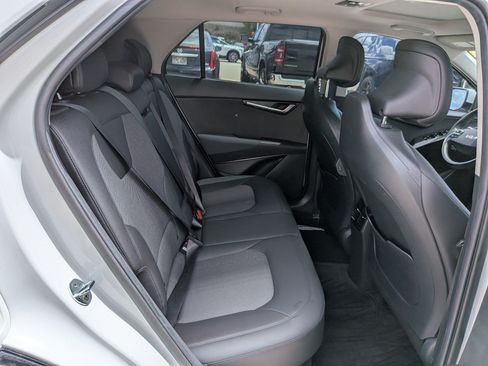 Certified 2023 Kia Niro EX Touring FWD image 27