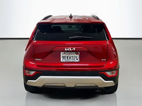 Certified 2023 Kia Niro EX image 6