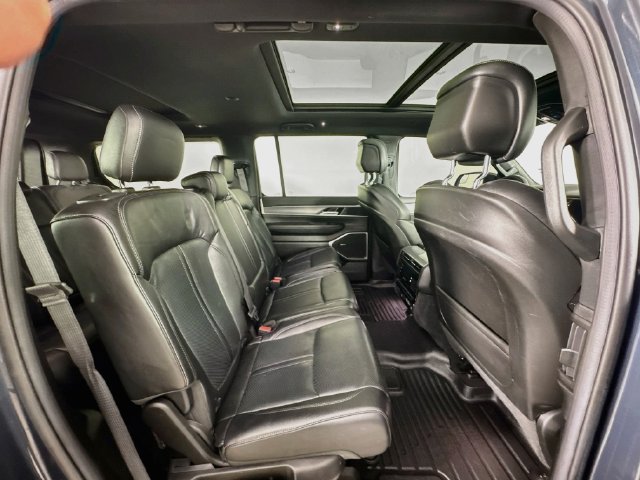 Used 2022 Jeep Wagoneer Series I AWD/4WD image 33