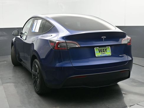 Used 2024 Tesla Model Y Long Range image 4