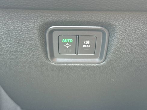 Certified 2026 Porsche Cayenne AWD/4WD image 33
