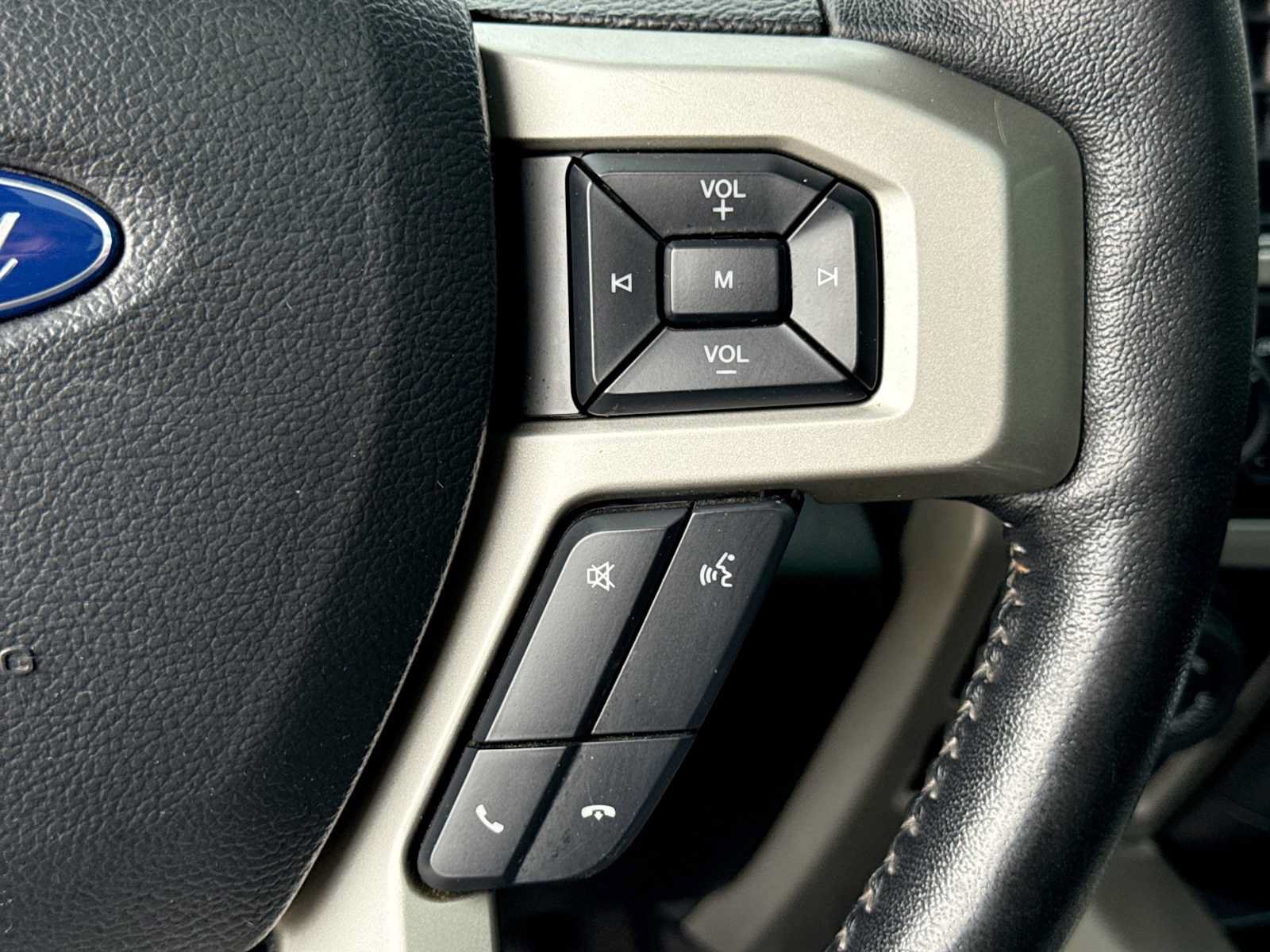 Certified 2018 Ford F150 Lariat w/ Equipment Group 502A Luxury AWD/4WD image 25