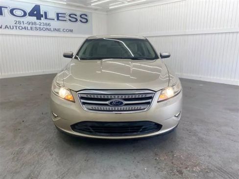 Used 2010 Ford Taurus SEL image 2