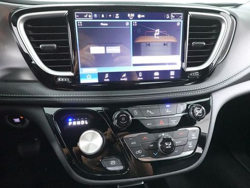 New 2026 Chrysler Pacifica Select w/ S Appearance Package FWD image 19