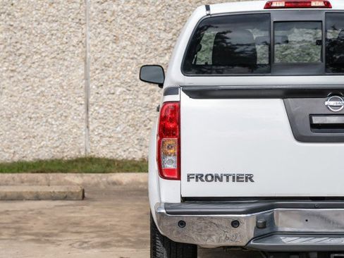 Used 2018 Nissan Frontier SV w/ Value Truck Package image 45