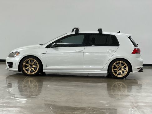 Used 2017 Volkswagen Golf R 4-Door image 4