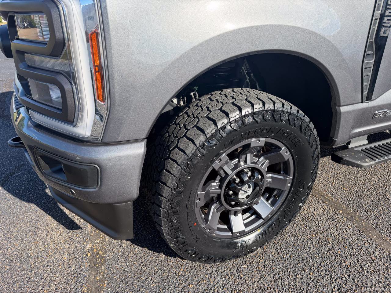 Used 2024 Ford F250 Lariat w/ Lariat Ultimate Package AWD/4WD image 18