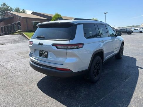 Used 2024 Jeep Grand Cherokee L Laredo AWD/4WD image 9