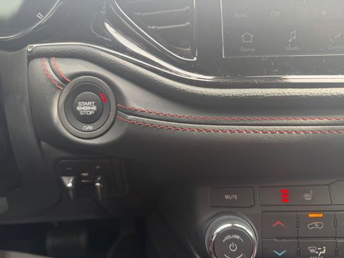 Used 2023 Dodge Durango GT image 23