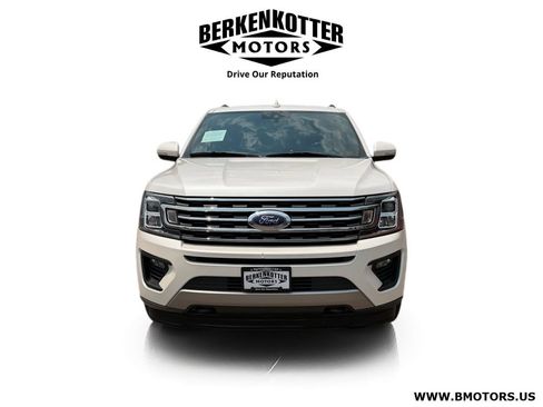 Used 2018 Ford Expedition XLT w/ Equipment Group 202A AWD/4WD image 8