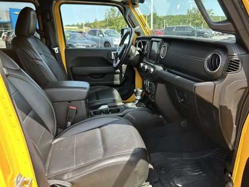 Used 2021 Jeep Wrangler Unlimited Sahara w/ Dual Top Group AWD/4WD image 13