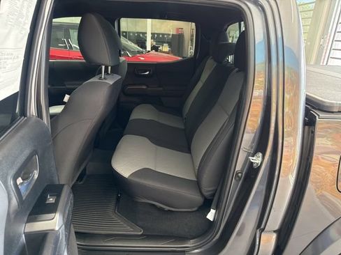 Used 2023 Toyota Tacoma TRD Sport w/ Technology Package AWD/4WD image 37
