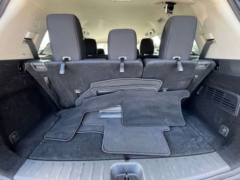 Used 2025 Nissan Pathfinder SV FWD image 34