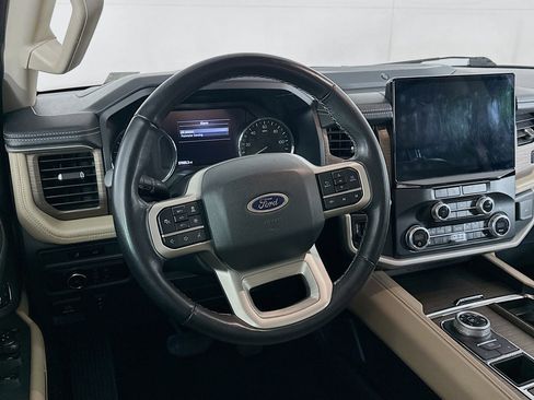 Used 2024 Ford Expedition Limited image 18