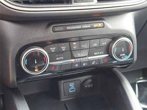 Used 2022 Ford Escape SEL image 32