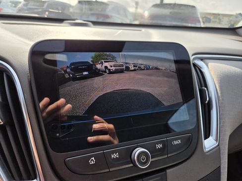 Used 2020 Chevrolet Malibu LT FWD image 20
