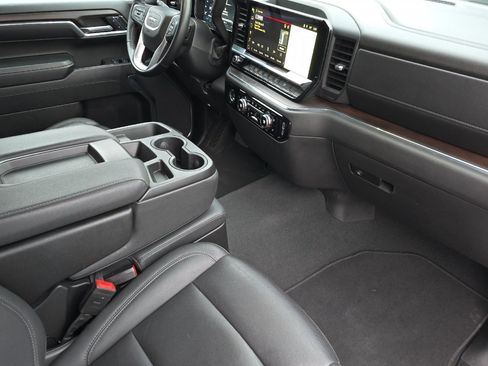 Used 2024 GMC Sierra 1500 SLT image 20