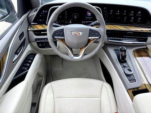 Used 2021 Cadillac Escalade Premium Luxury Platinum image 29