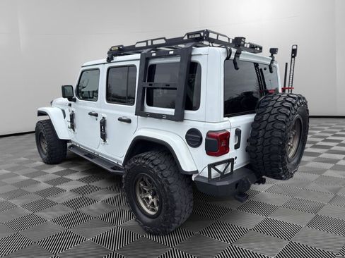Used 2019 Jeep Wrangler Unlimited Sahara image 5