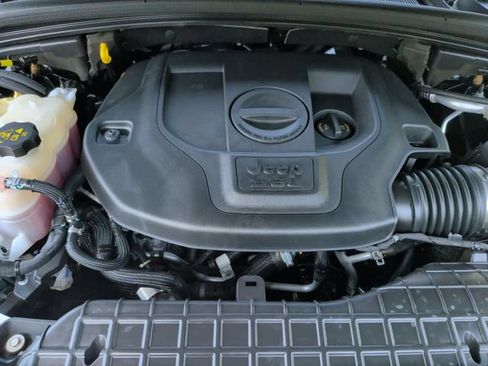 Used 2023 Jeep Grand Cherokee Summit AWD/4WD image 35