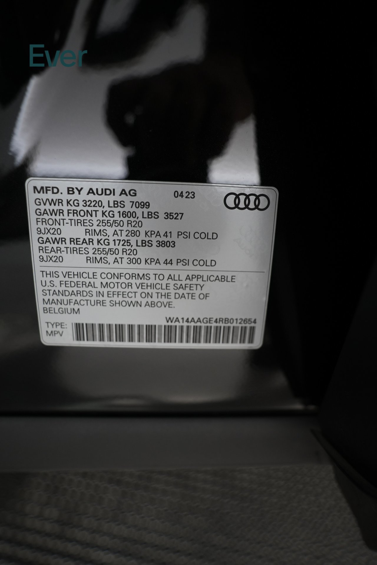 Used 2024 Audi Q8 e-tron Premium AWD/4WD image 31