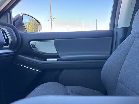 New 2025 Ford Expedition Active image 33