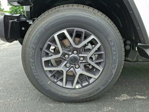 New 2026 Jeep Wrangler Unlimited Sahara AWD/4WD image 5