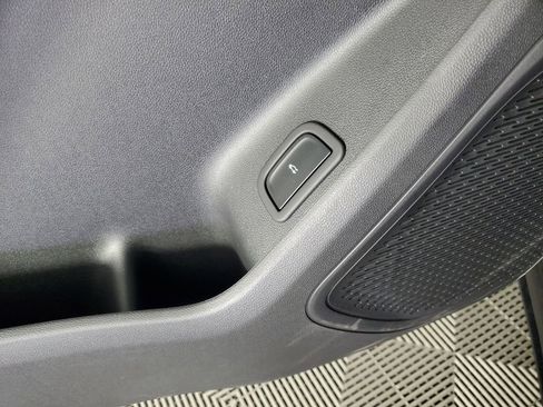 New 2026 Chevrolet Traverse LT w/ LPO, Floor Liner Package FWD image 27