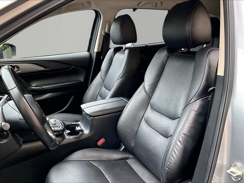 Used 2018 MAZDA CX-9 Touring w/ Touring Premium Package FWD image 8