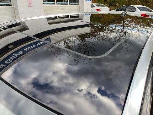 Used 2015 Volvo V60 T5 Platinum image 30