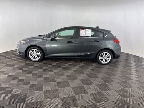 Used 2017 Chevrolet Cruze LT w/ Convenience Package image 10