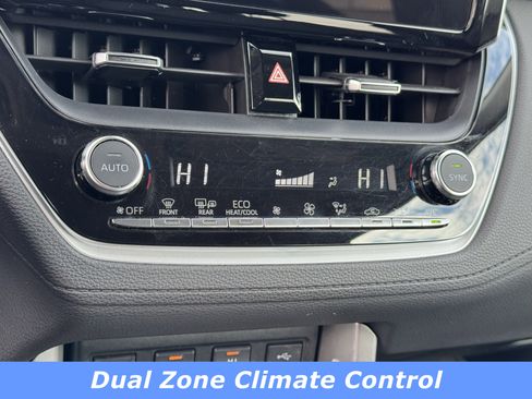 Used 2023 Toyota Corolla Cross XLE w/ Convenience Package image 9