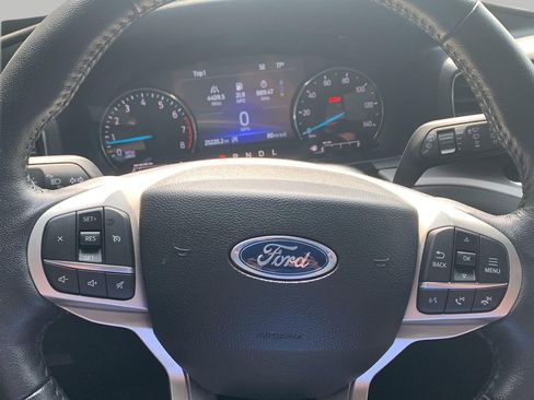 Used 2024 Ford Explorer XLT w/ Equipment Group 202A AWD/4WD image 9