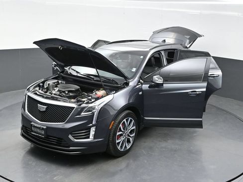Certified 2022 Cadillac XT5 Sportv w/ LPO, Floor Liner Package AWD/4WD image 36