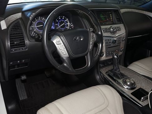 Used 2019 INFINITI QX80 Limited w/ All-Season Package image 8