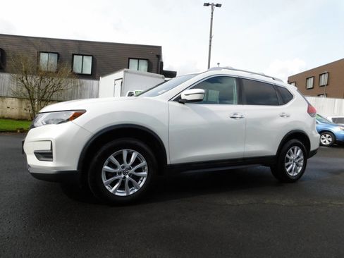 Used 2018 Nissan Rogue SV image 4
