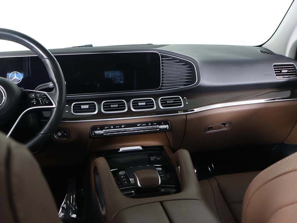 Used 2024 Mercedes-Benz GLE 450 4MATIC w/ AMG Line Exterior image 39
