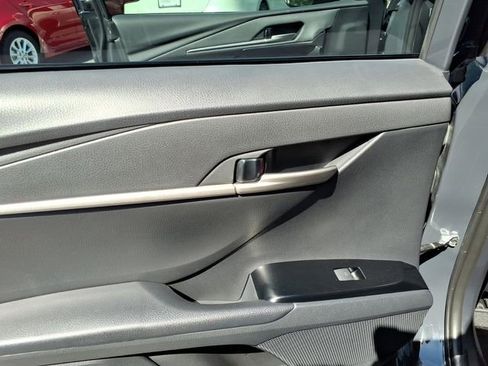 Used 2025 Toyota Camry SE FWD image 6