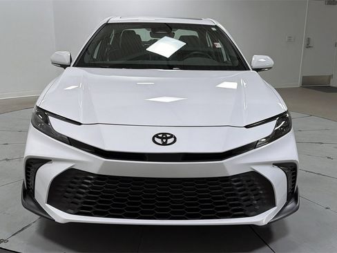 Used 2026 Toyota Camry SE w/ Multimedia Upgrade Package image 2