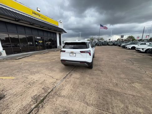 Used 2025 Chevrolet Equinox LT AWD/4WD image 13