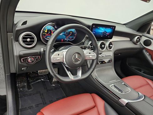 Used 2022 Mercedes-Benz GLC 300 image 9