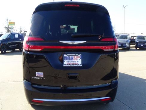 Certified 2025 Chrysler Pacifica Select FWD image 7