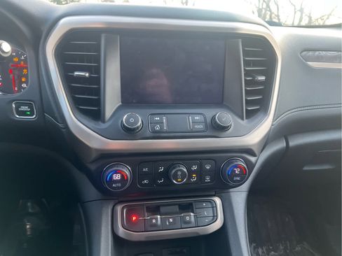 Used 2022 GMC Acadia Denali w/ Denali Ultimate Package image 9