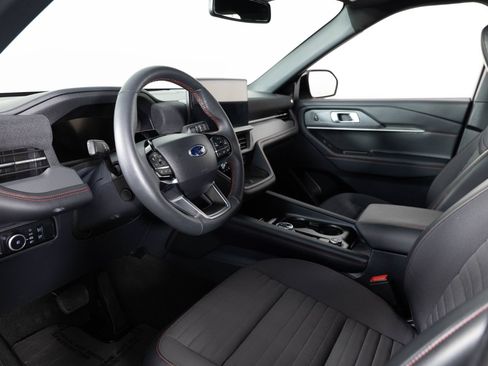 Used 2025 Ford Explorer ST-Line w/ Premium Package RWD image 13