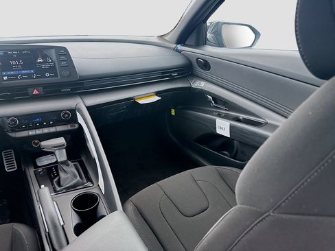 New 2026 Hyundai Elantra Sport FWD image 16