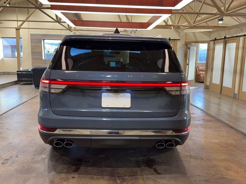 Used 2025 Lincoln Aviator AWD image 5