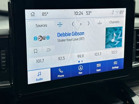 Used 2023 Ford Explorer Limited image 18