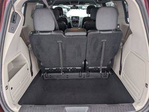 Used 2018 Dodge Grand Caravan SXT image 24