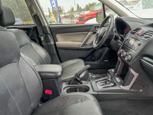 Used 2015 Subaru Forester 2.5i Touring AWD/4WD image 37